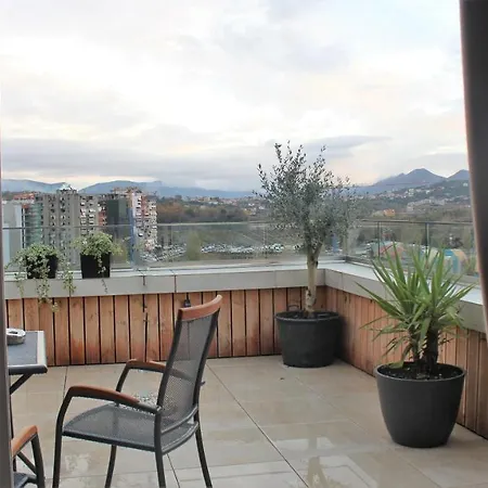 Lake Muse Penthouse * Tirana